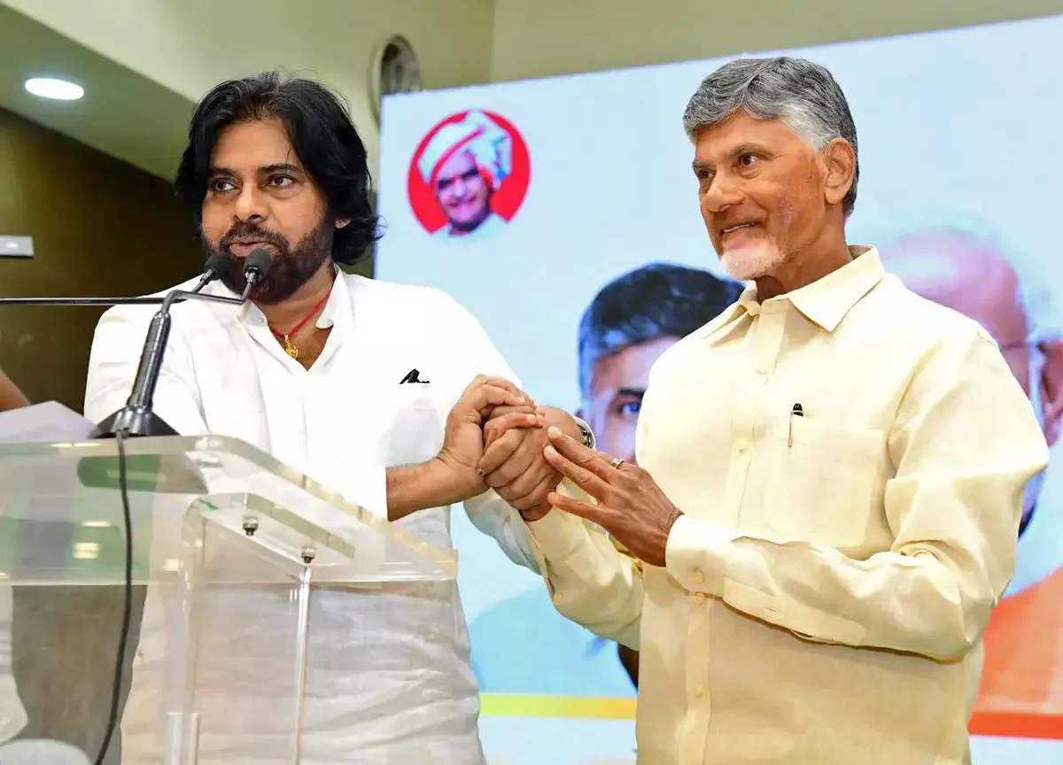 పవన్ కల్యాణ్ పనితీరుపై సీఎం చంద్రబాబు ప్రశంసలు
