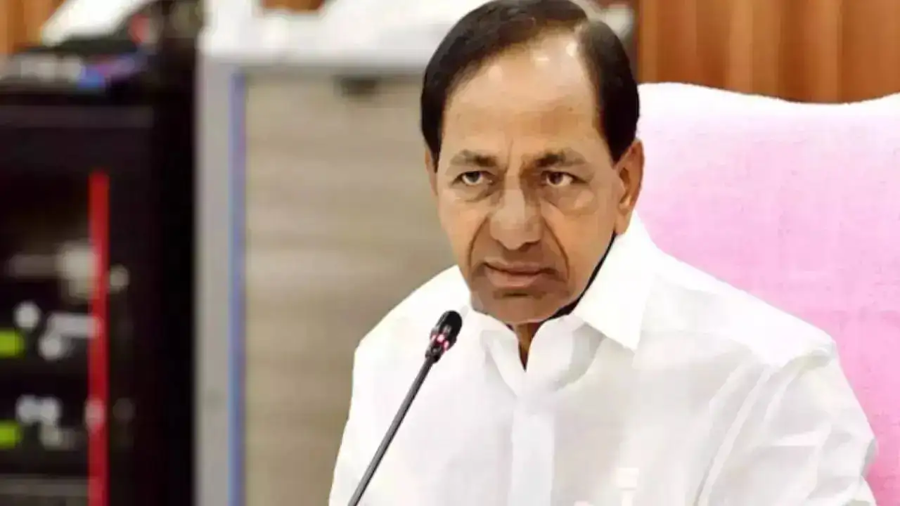 సిట్ నోటీసులపై కేసీఆర్ స్పందన