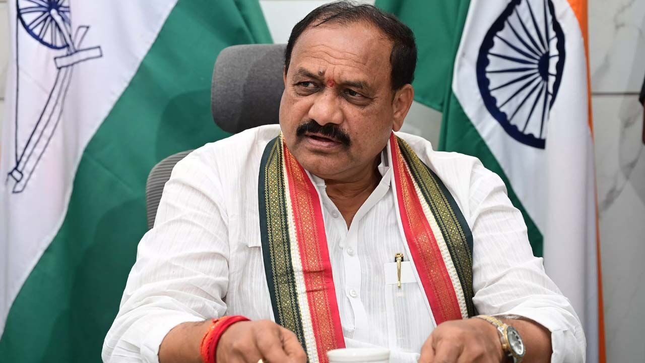 సిట్ నోటీసులపై సంచలన వ్యాఖ్యలు