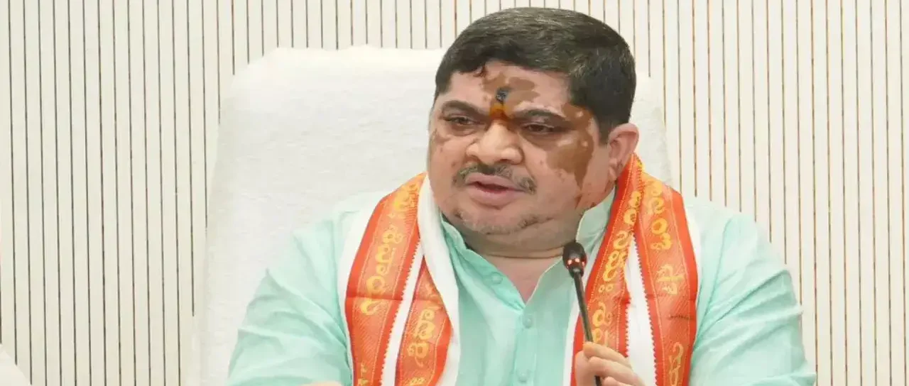 కరీంనగర్ మేయర్ కుర్చీపై ఉత్కంఠ